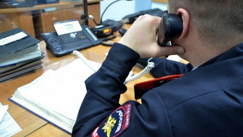 Полицейские Яшкульского района задержали злоумышленницу, похитившую портмоне из салона автомобиля